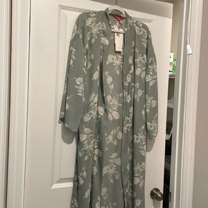 Brand new never worn Z Supply Beach kimono.